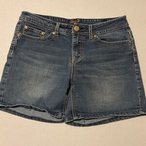 Seven7 Women's Classic Blue Jean Shorts size 10